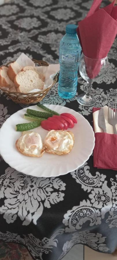 Hotel River Târgu Jiu エクステリア 写真