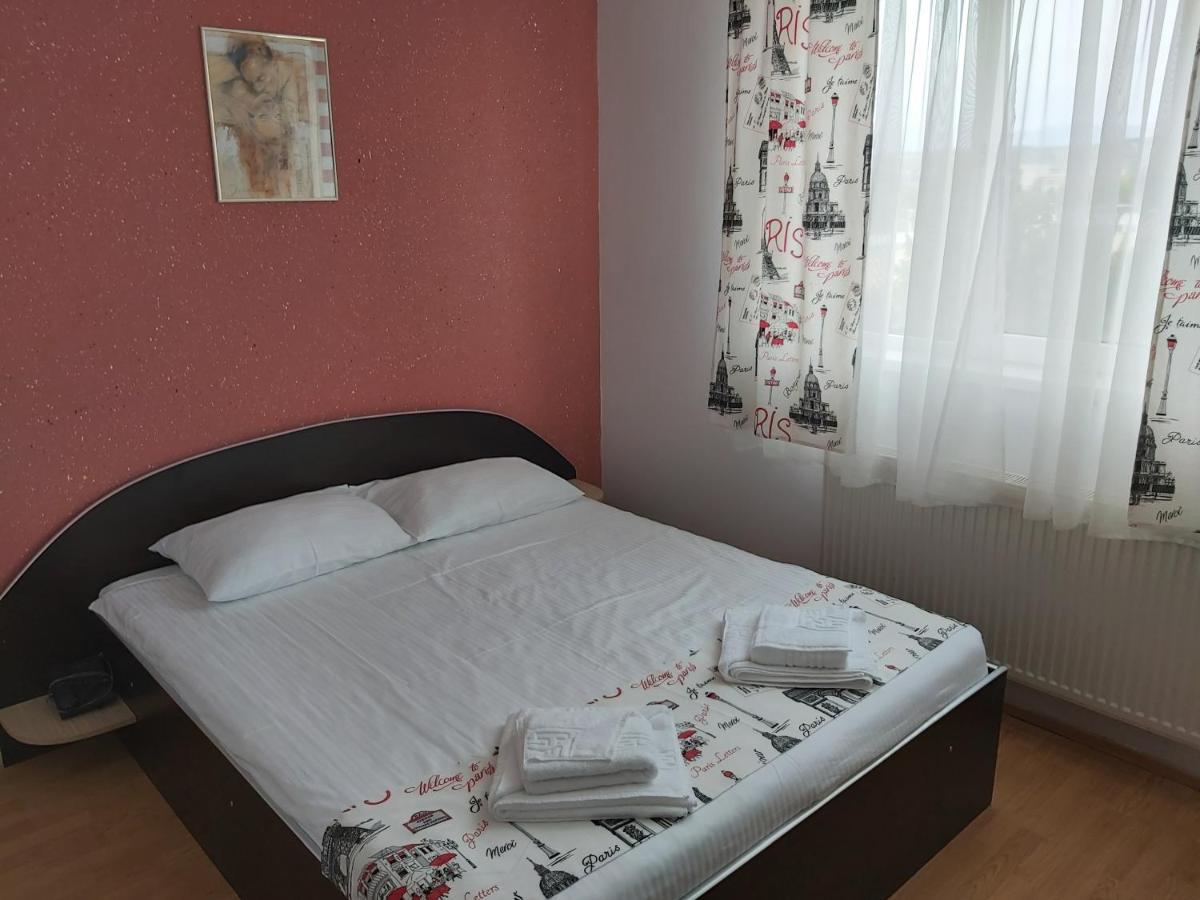 Hotel River Târgu Jiu エクステリア 写真
