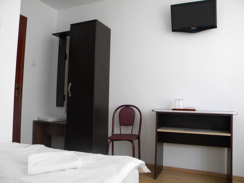 Hotel River Târgu Jiu エクステリア 写真